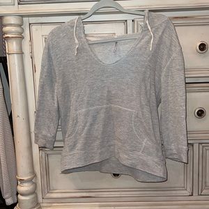 drug-rug style cropped sweatshirt